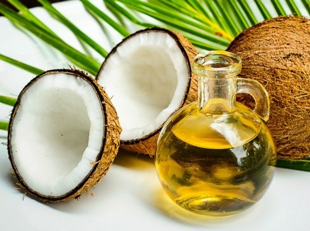 Расслабляющий массаж «Кокосовый рай» с маслом кокоса