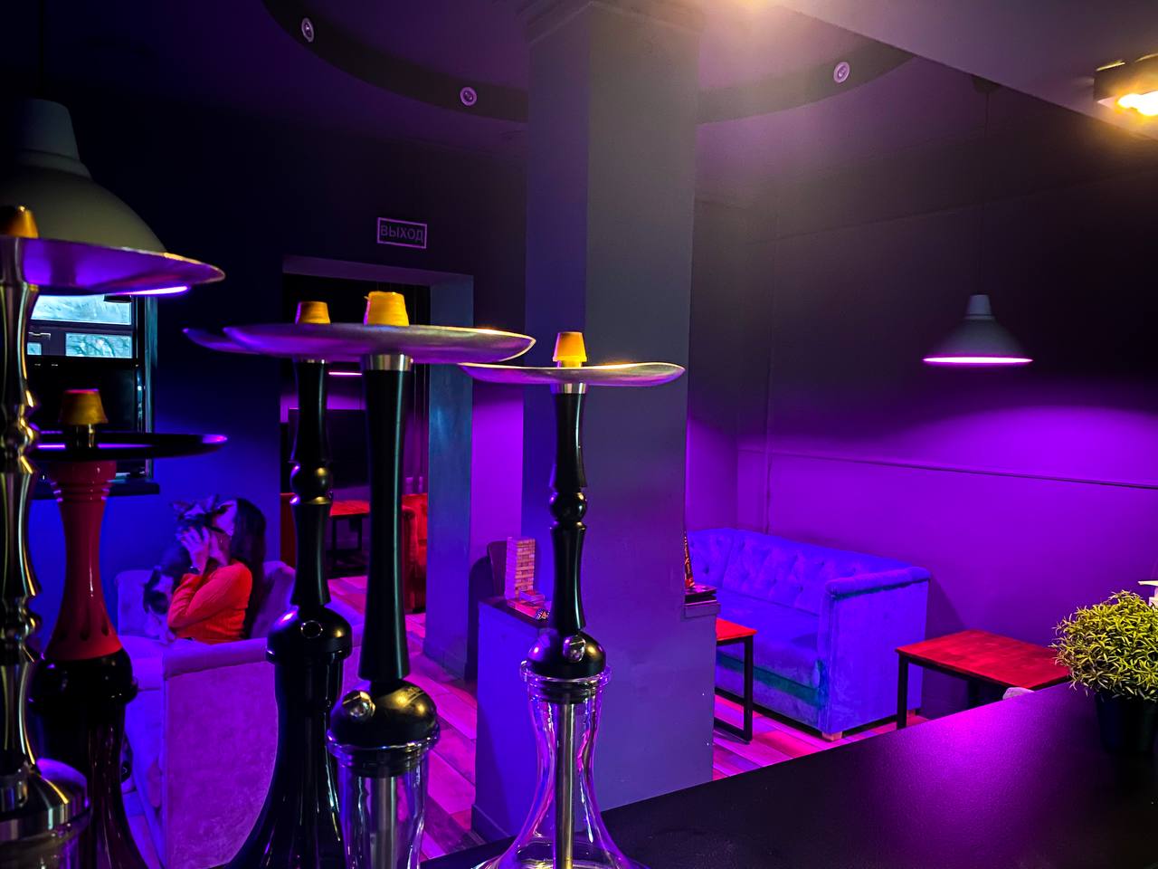 Отдых в кальянной NEON hookah
